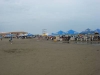 Strand in Veracruz, vorne immer Tische mit 